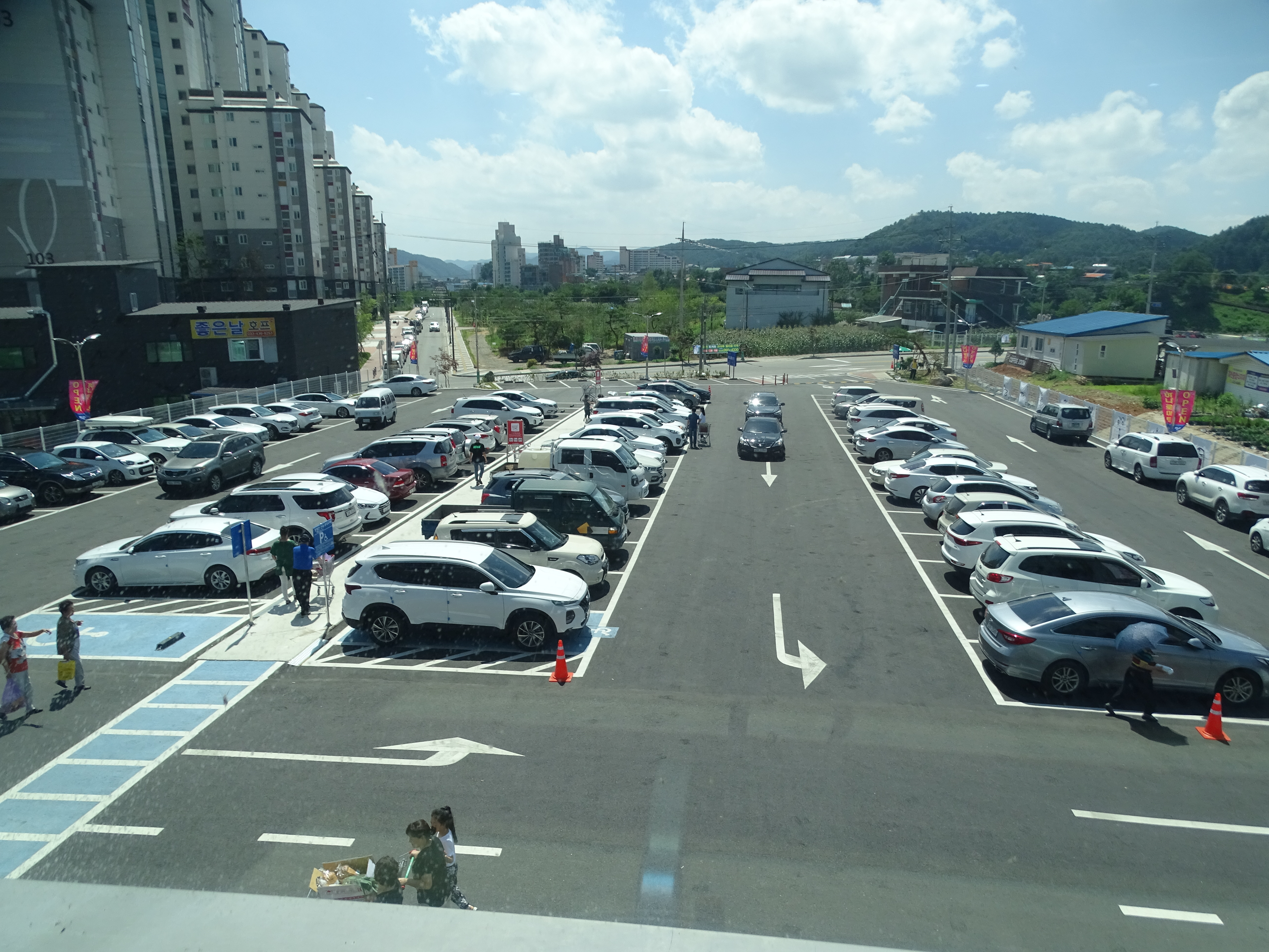 주차장.JPG